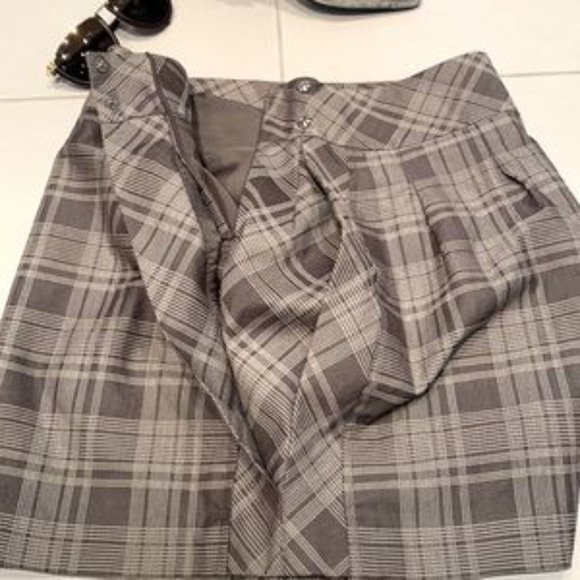Made in 🇨🇦Gorgeous Pink Tartan Pleated Mini Skirt - Picture 11 of 17
